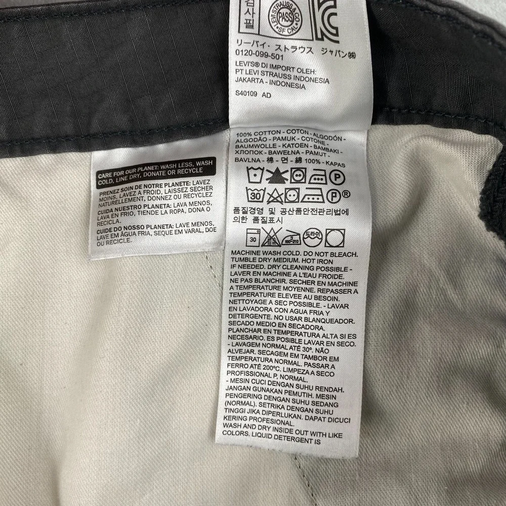Levi's Carrier Cargo Shorts Men's Size 40 x 8.5